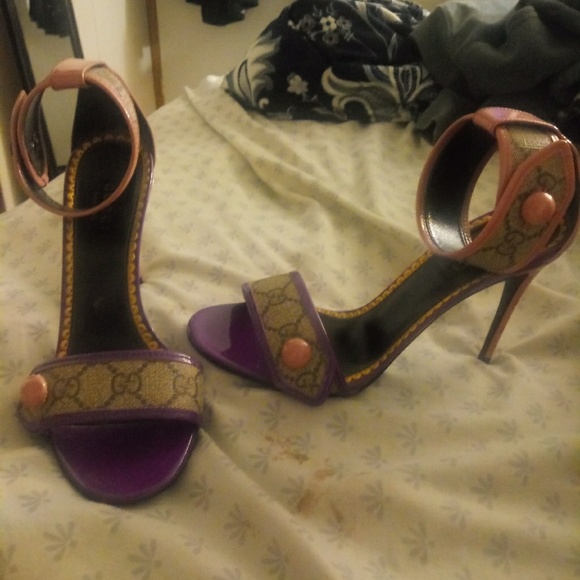 Gucci Heels - Picture 1 of 2